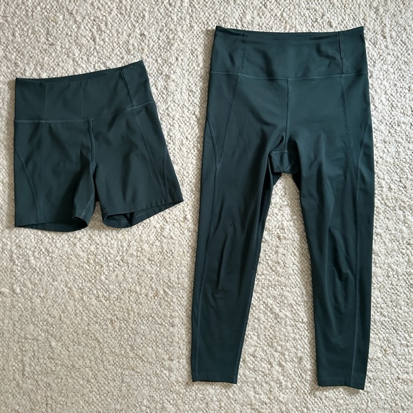 girlfriend collective Pants - Girlfriend Collective Leggings and Bike Shorts Moss - Set